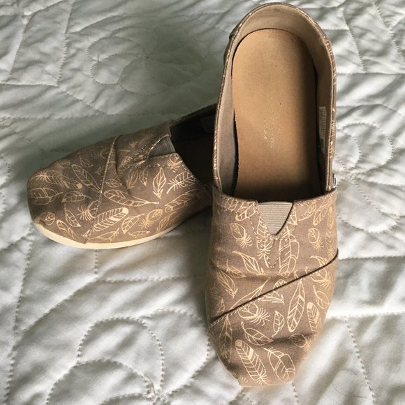 TOMS rose gold leaf pattern blush classic Alpargatas slip on shoes - Picture 1 of 8